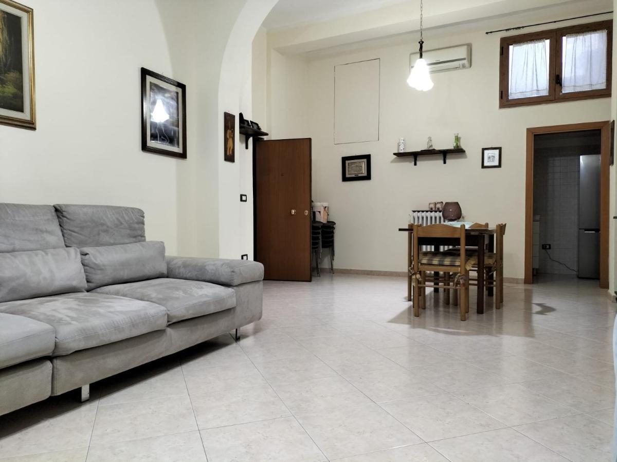 Casa Vacanze Al Castello Trani Exterior photo