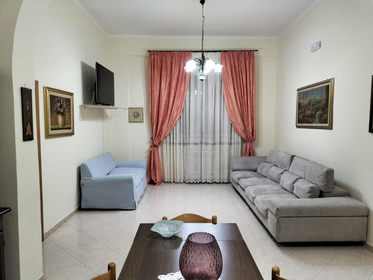 Casa Vacanze Al Castello Trani Exterior photo
