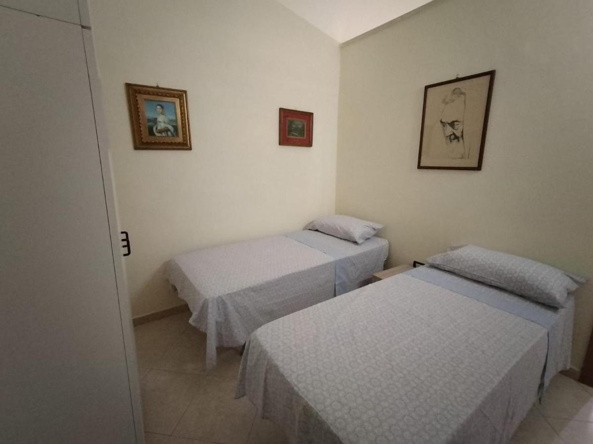 Casa Vacanze Al Castello Trani Exterior photo