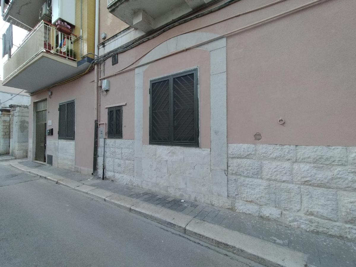 Casa Vacanze Al Castello Trani Exterior photo
